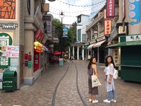 隐藏版复古好拍景点！“香港老大街”重现50年代怀旧街市