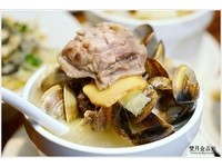 料满出来了！台北人气汤品店　每日现宰温体活鸡
