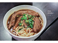 连外国人都爱的台湾味！台北飘香六十年的川味牛肉面