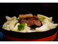 北海道人气美食！飘香到半夜的成吉思汗烤羊肉