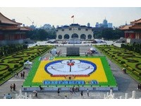 上万支风车组成主图　中正纪念堂变“哆啦A梦广场”