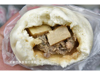 台湾云林一家要排长队的包子店 竹笋鲜肉包吃得到大块笋干！