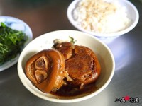 彰化必吃“市吃”r肉饭！清爽滋味还有免费竹笋汤