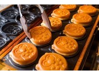 萌脸看着你你舍得吃？猫头鹰造型福郎烧台中现身