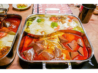 正方形的“麻辣鸳鸯锅”你吃过吗？还有大尺寸生蚝