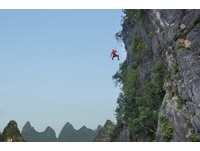 桂林山水用看的不够！来这里攀陡峭“喀斯特”岩壁才酷