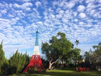 “巴黎铁塔”降临苗栗餐厅？还有单身也自在的国王座椅