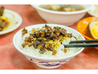 最后一口饭都能吃到鲁汁咸香！传说中的“黑金鲁肉饭”
