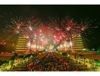 佛光山3D光雕秀庆开山50周年！迎新春平安灯法会一个月
