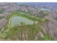 荒芜之美　高雄田寮月世界空拍全貌超漂亮