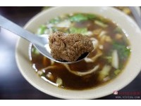 桃园火车站后站美食！带有中药香味的牛肉面、卤味
