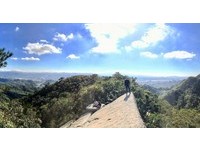 像走在悬崖峭壁！台北内湖“龙船岩”巨大白石超刺激