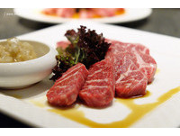 没预约吃不到的台中最强烧肉店！还有超暖心鸡汤喝到饱