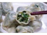 台北新开幕水饺专卖店！吃起来会爆浆的韭菜水饺