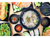 台中百元平价越南料理　淋上柠檬超对味的“牛肉河粉”