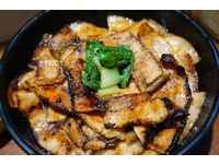 台北日式N<饭小店　微焦肥美五花肉扑满白饭！
