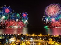 房间就能看海港烟火！高雄港都“浪漫花火房”景观第一排
