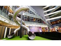 9秒落地！全台首座设在百货内的“空中溜滑梯”台中启用