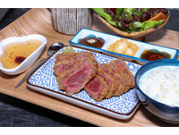 酥脆面衣包覆半熟牛肉　王品新品牌“乍牛”7/1开幕