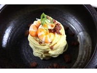 摩托车流浪甜点店　现做“台南担仔面”竟是可口蛋糕