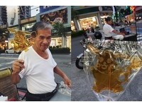 高雄阿伯街头画糖20年　这一只皮卡丘CP值无价！