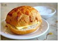 新竹港式茶餐厅　外酥内软冰火菠萝油、现做豆花