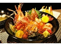有虾有鱼有海胆与干贝　这碗超大海鲜N<特价不到400元
