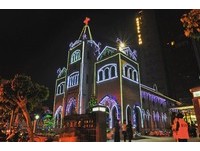 这在国外吗？童话中才会出现的光雕城堡竟现身高雄！
