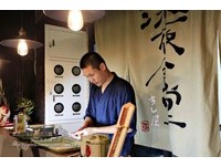 花莲深夜食堂的平价正统握寿司　一贯最低30元！