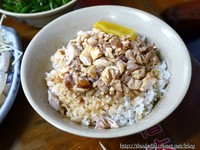 夜间限定！有嘉义味的中坜鸡肉饭　怀旧办桌的味道