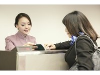 华信航空招30名松山地勤新血　月薪35000元