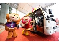 桃园灯会出现“移动灯车”　时光光廊里有“蓝眼泪”