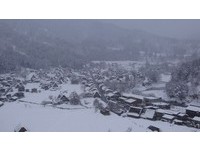 此生必去！合掌村3月飘大雪　化身姜饼屋般童话小镇