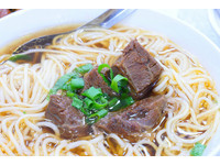 人气红不让！台中当地人超爱吃的5家牛肉面