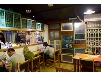 台北大安站深夜文青食堂　老房子里的好酒、花椒面