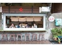 旗山小镇的72岁香蕉冰   中西合并混搭缤纷