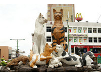 猫喷泉雕像、猫涂鸦、猫咖啡　马来西亚猫城全市都猫身影