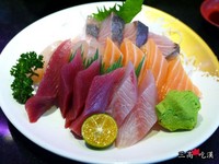 台北“爸爸嘴”大块豪迈生鱼片　还附鲜甜味噌汤！