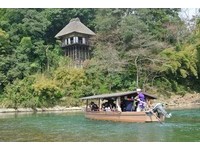 这里每栋建筑都好美！卧龙山庄“不老奄”悬崖上喝茶赏月