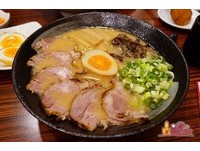 旅日30年游子回高雄开拉面店　自家熬制的豚骨叉烧拉面