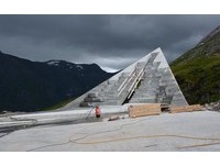 悬空700米三角观景台！挪威最新恐怖景点让你测胆量