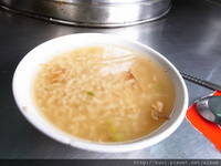 传承四代的50年老店！大榕树下的台式肉粥、猪肝炸