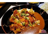 高雄平价人气日式咖喱饭　开胃好吃的辣咖喱！