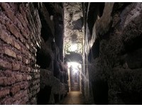 巴黎最应景农历七月景点　地铁可到地下墓穴600万具骷髅