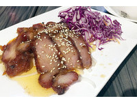 咸甜酱汁超入味！台中港式餐厅的叉烧让食神流泪？