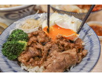 新竹贩卖机烧肉N<饭　带有药膳香的清炖胶原嫩骨面