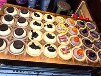 瑞丰夜市排队美食！超夯红豆饼激推“起司花生佐培根”