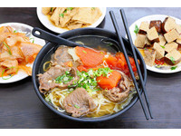 机器人亲手削给你！台中清爽风“蕃茄牛肉刀削面”