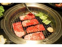 台南日式烧肉吃到饱　厚切牛小排、白虾任吃！