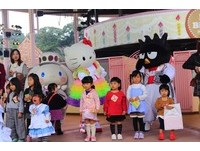 走进Kitty城堡、亲手喂黑熊！日本大分必去6大亲子乐园